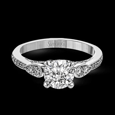 Engagement Ring in 18k Gold with Diamonds