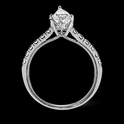 Engagement Ring in 18k Gold with Diamonds