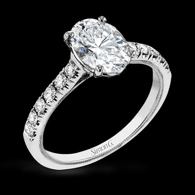 Engagement Ring in 18k Gold with Diamonds